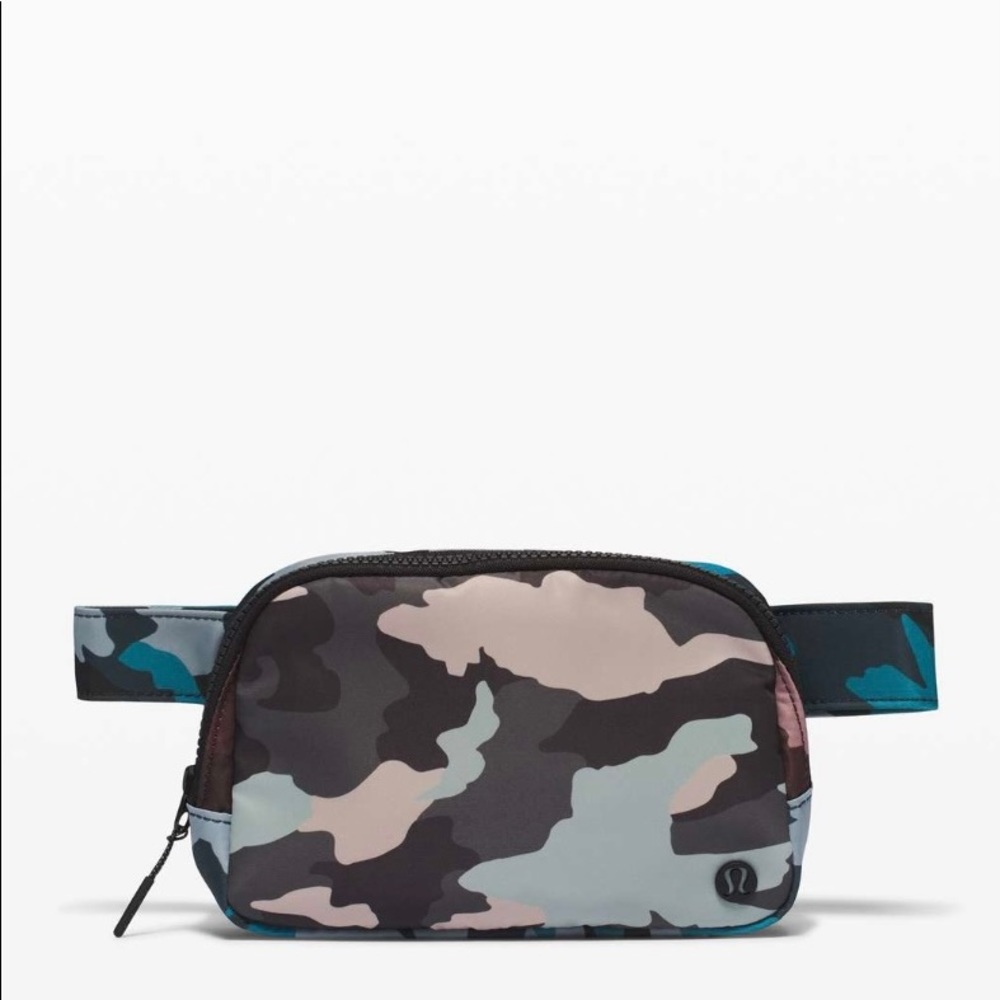 *RARE* Lululemon Everywhere Belt Bag